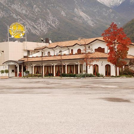 Albergo Ristorante Pizzeria Da Michele Venzone Εξωτερικό φωτογραφία