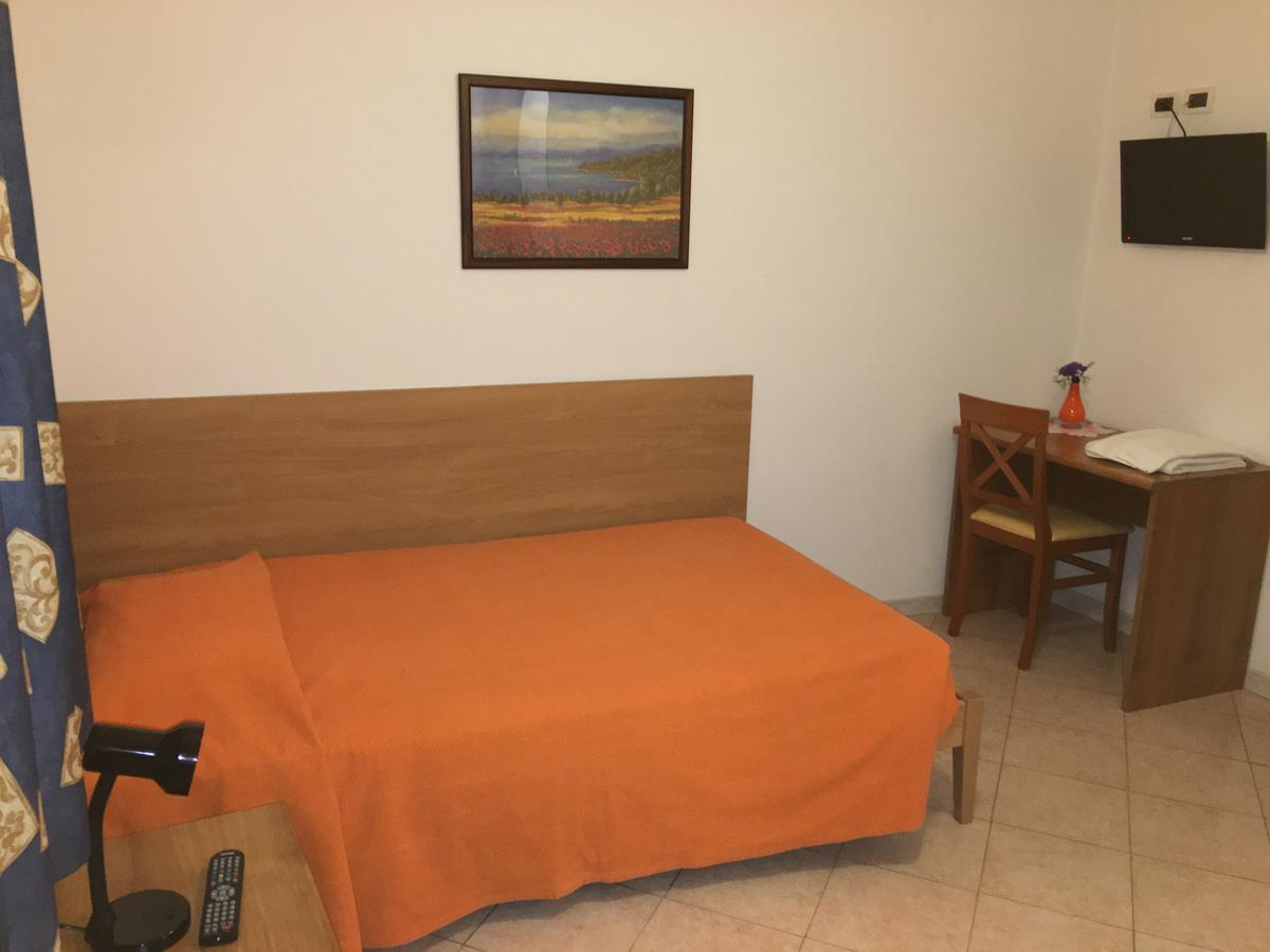 Albergo Ristorante Pizzeria Da Michele Venzone Εξωτερικό φωτογραφία