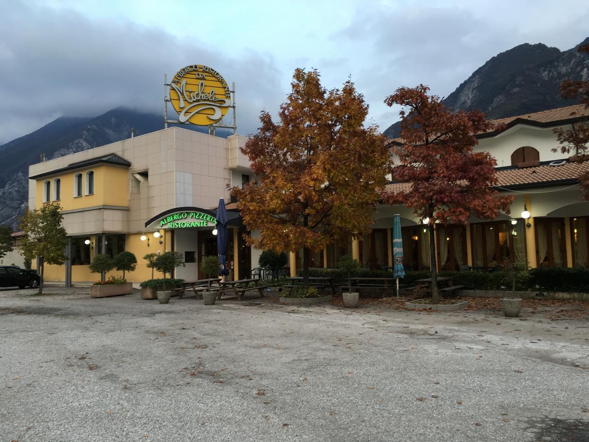 Albergo Ristorante Pizzeria Da Michele Venzone Εξωτερικό φωτογραφία
